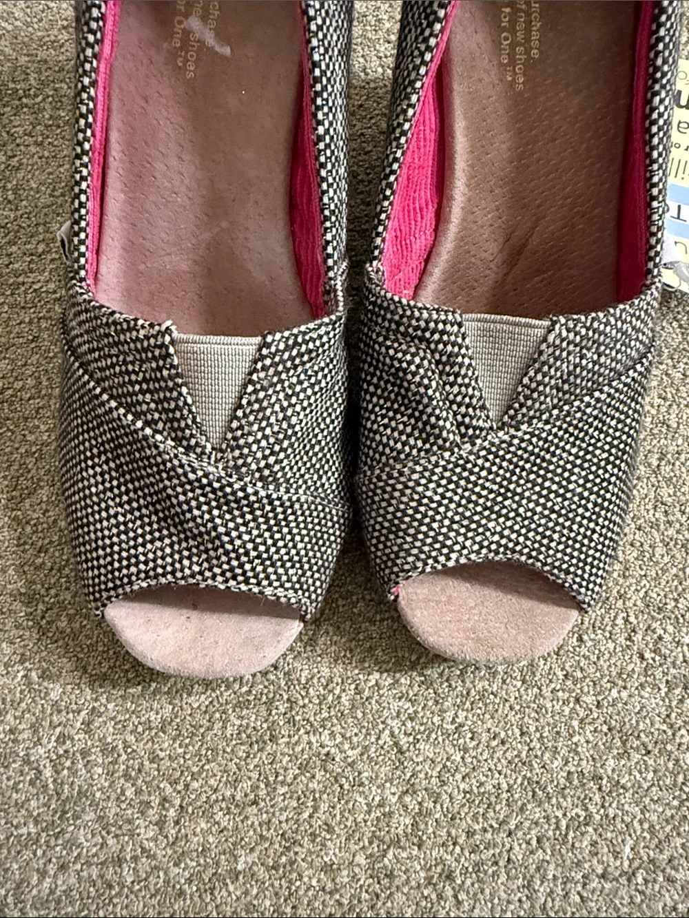 TOMS Stella cork wedge heel size 5 brown gold herringbone tweed peep toe
